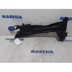 Citroen - C4 Grand Picasso - Front windscreen washer reservoir