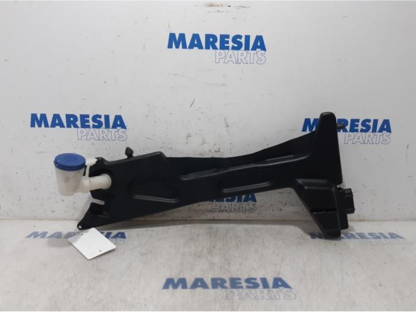 Citroen - C4 Grand Picasso - Front windscreen washer reservoir
