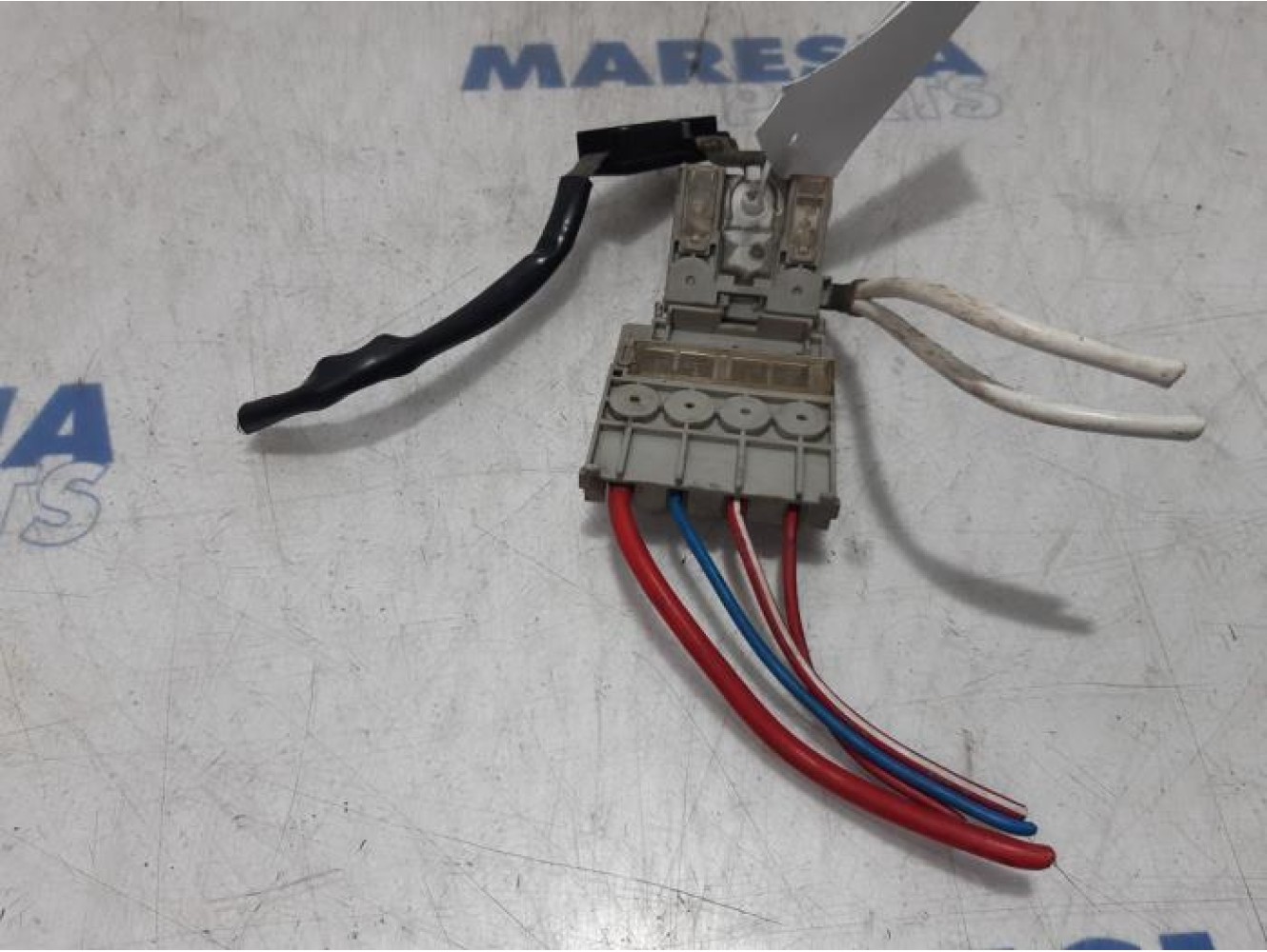 Peugeot - 4007 - Fuse box