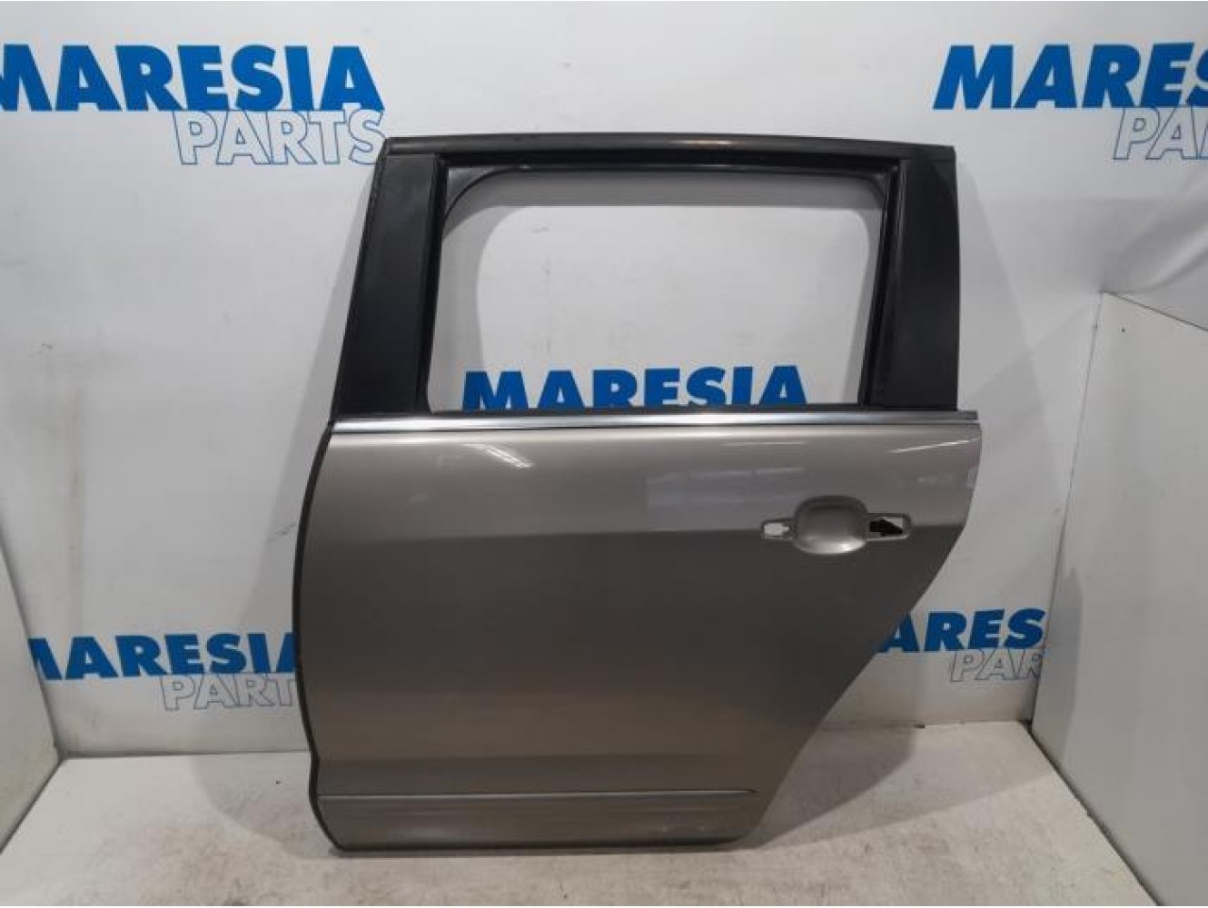 Peugeot - 5008 - Rear door 4-door, left