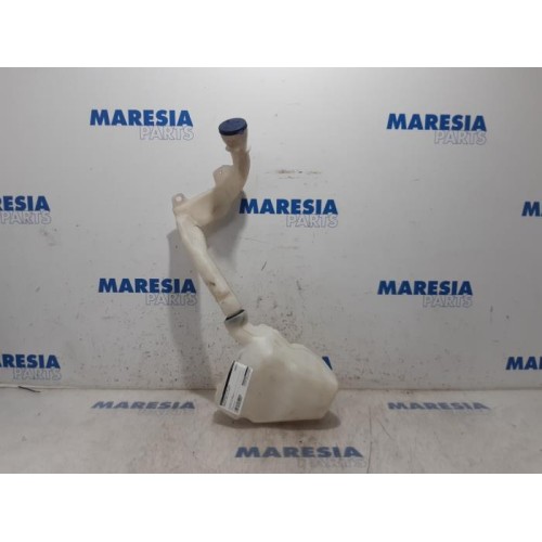Peugeot - 208 - Front windscreen washer reservoir
