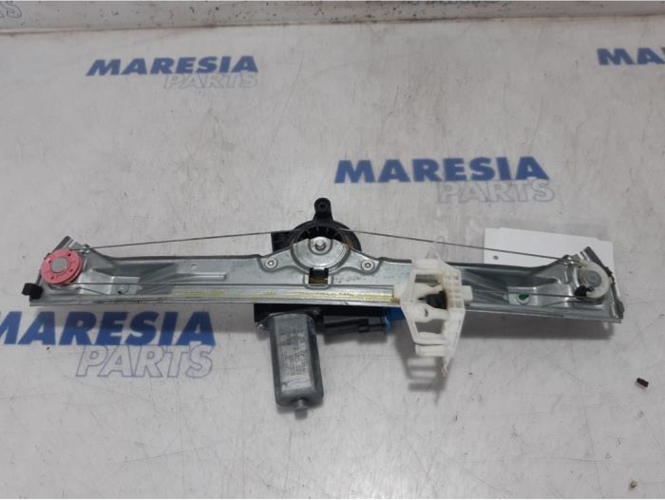 Lancia - Delta - Rear door window mechanism 4-door, left
