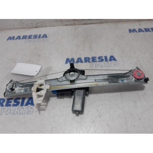 Lancia - Delta - Rear door window mechanism 4-door, right
