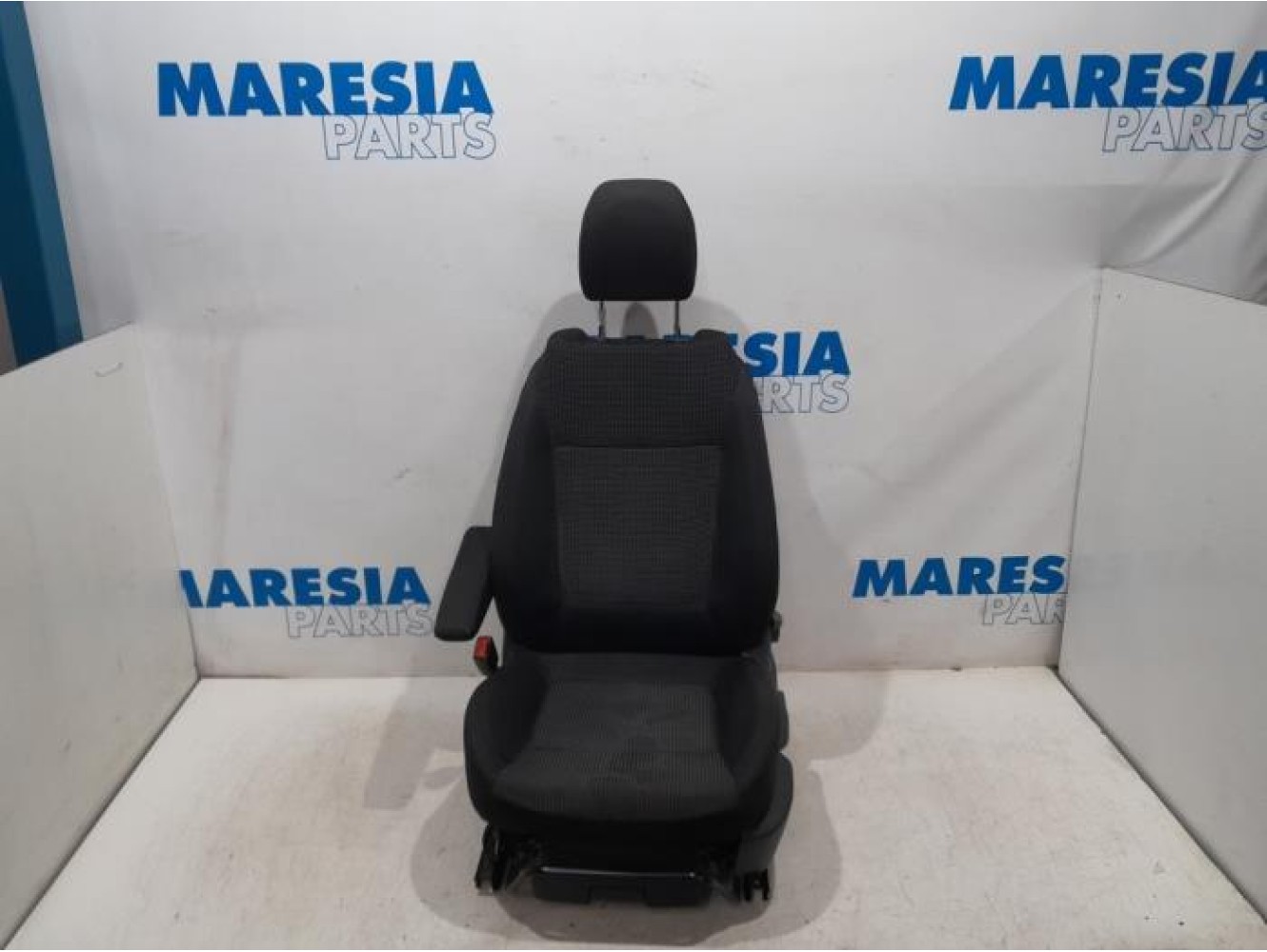Peugeot - 5008 - Sitz links