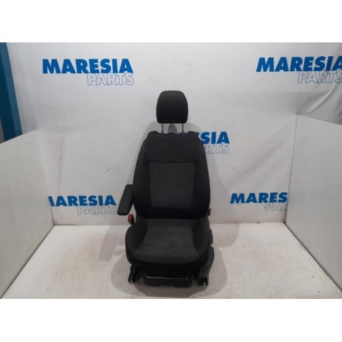 Peugeot - 5008 - Stoel links