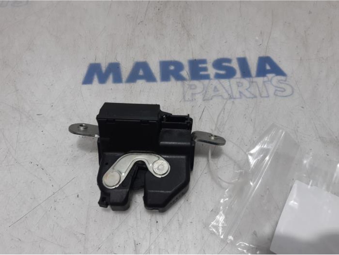 Lancia - Delta - Tailgate lock mechanism