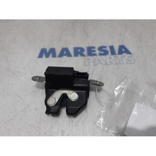 Lancia - Delta - Tailgate lock mechanism