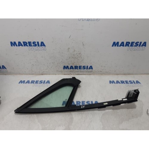 Peugeot - 208 - Quarter light, front left