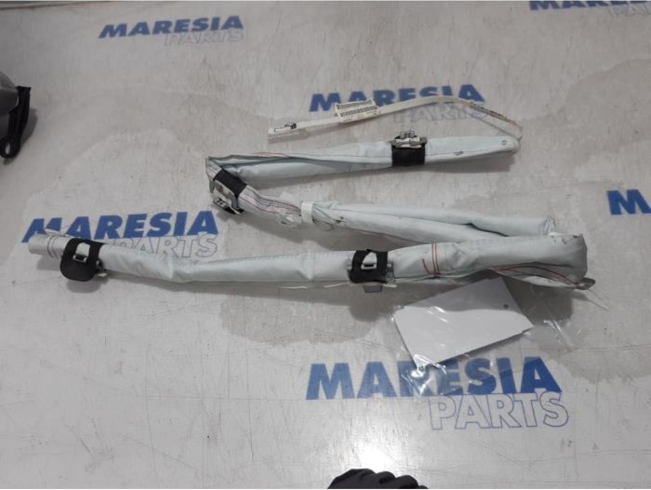 Peugeot - 208 - Airbag plafond droite