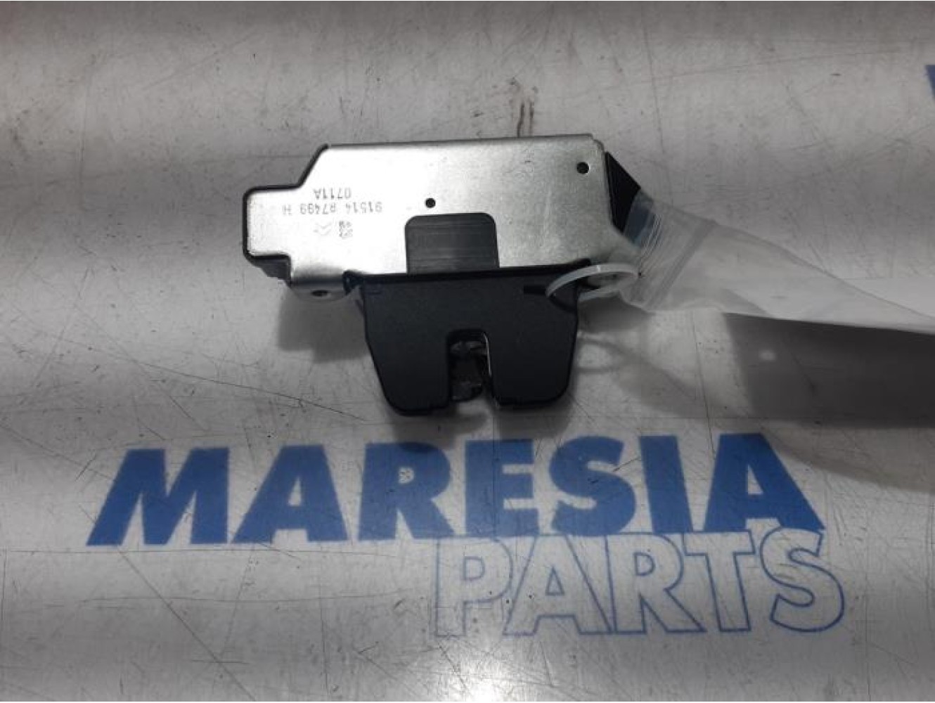 Peugeot - 3008 - Tailgate lock mechanism