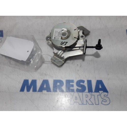 Peugeot - 3008 - Tailgate hinge