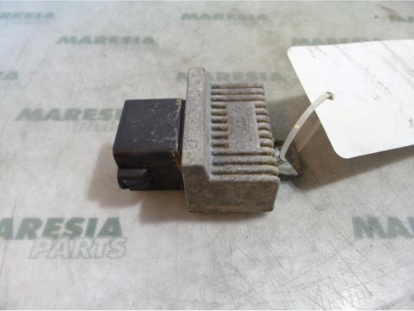 Renault - Megane Scenic - Glow plug relay