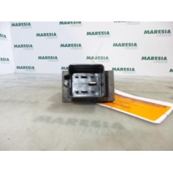 Renault - Laguna - Glow plug relay