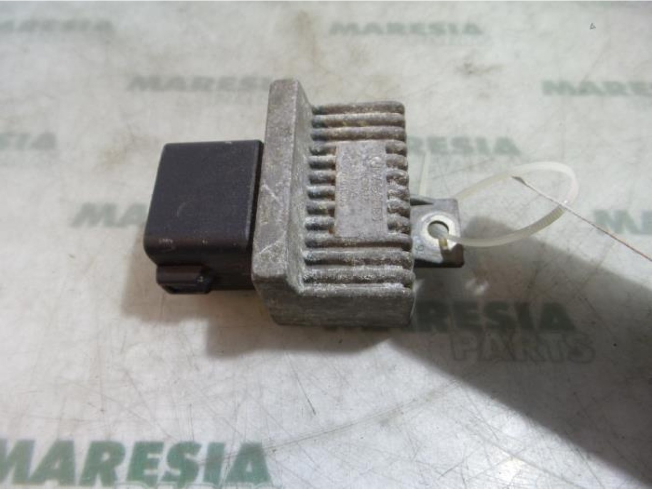 Renault - Trafic - Glow plug relay