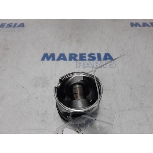 Renault - Trafic - Piston