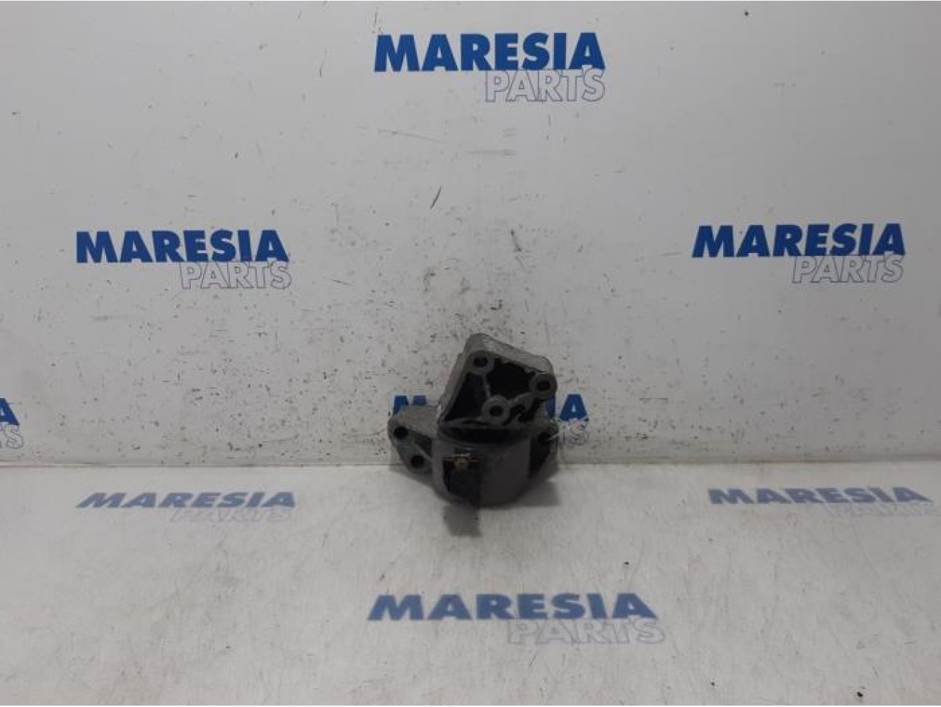 Opel - Combo - Engine mount