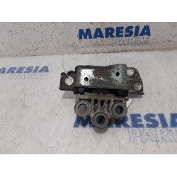 Alfa Romeo - Mito - Engine mount