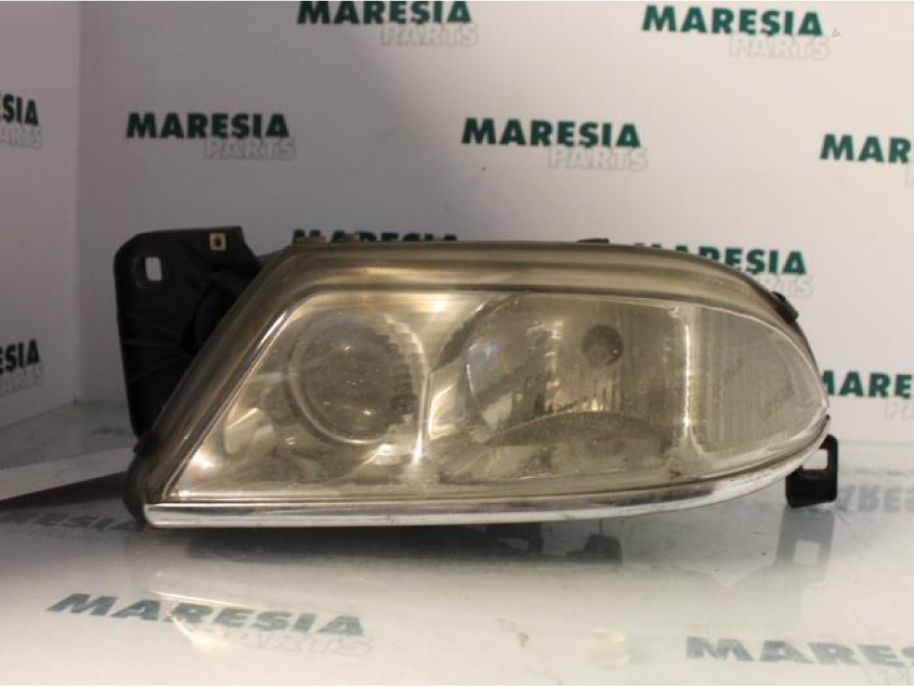 Alfa Romeo - 166 - Koplamp links