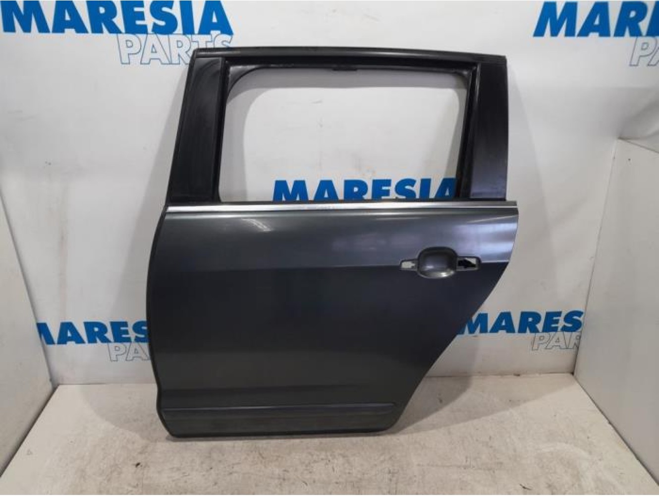 Peugeot - 5008 - Rear door 4-door, left