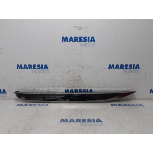 Peugeot - 2008 - Door strip