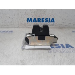 Peugeot - 2008 - Tailgate lock mechanism
