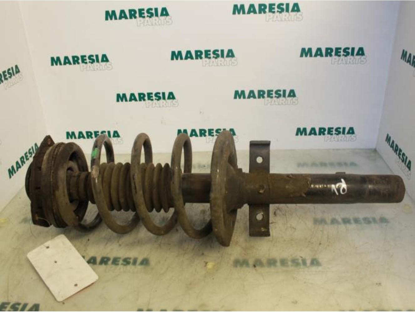 Renault - Megane Scenic - Front shock absorber rod, right