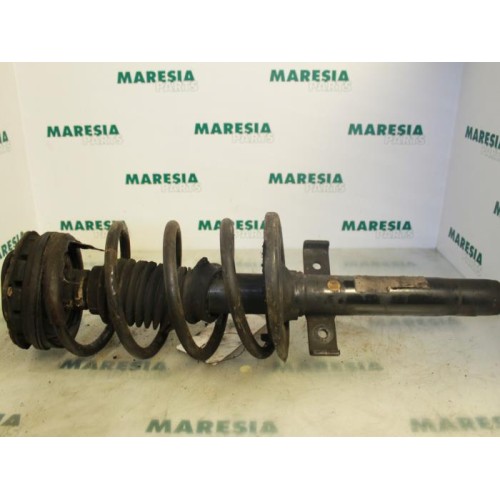Renault - Megane Scenic - Front shock absorber rod, right