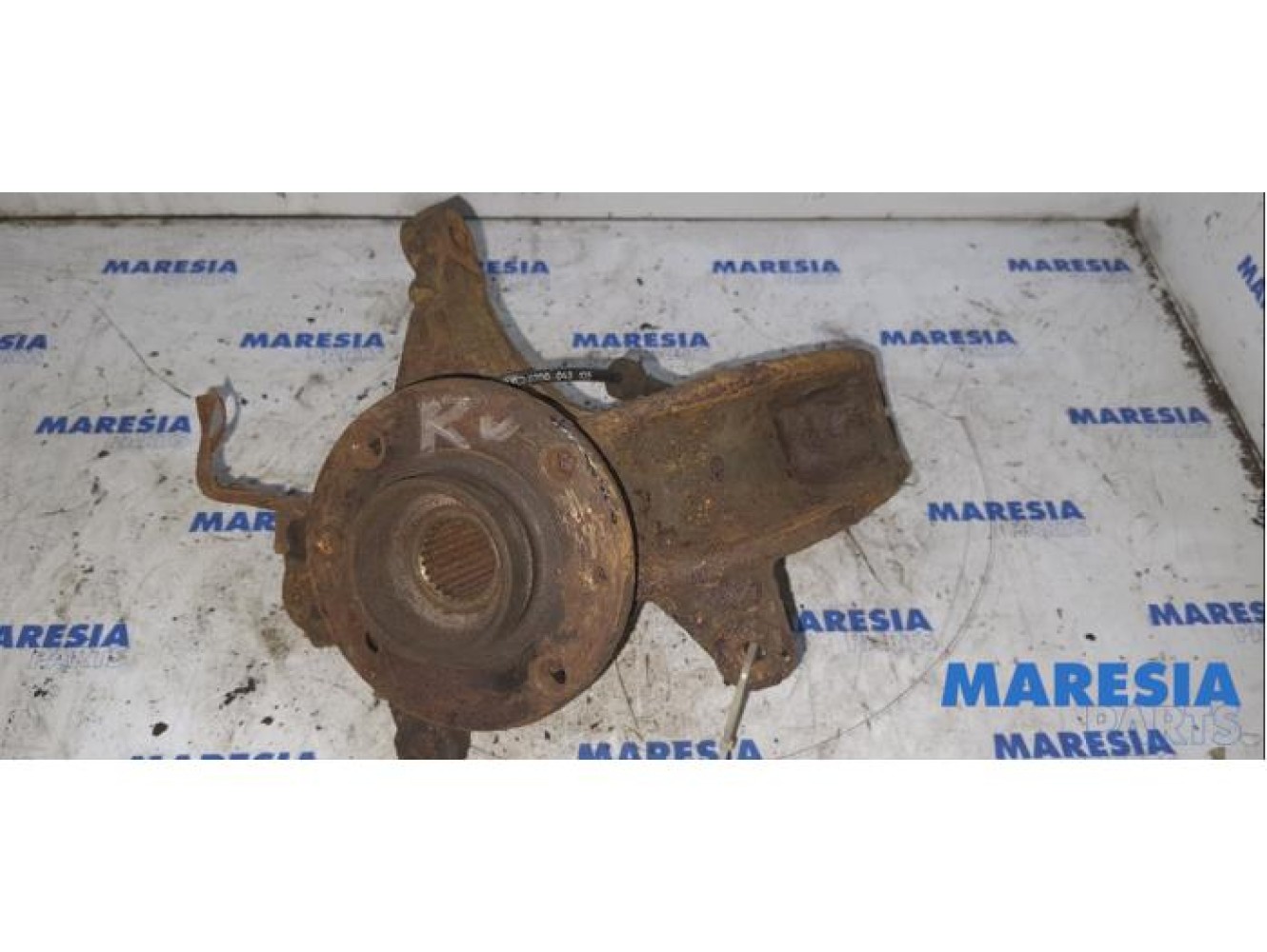 Renault - Megane Scenic - Knuckle, front right