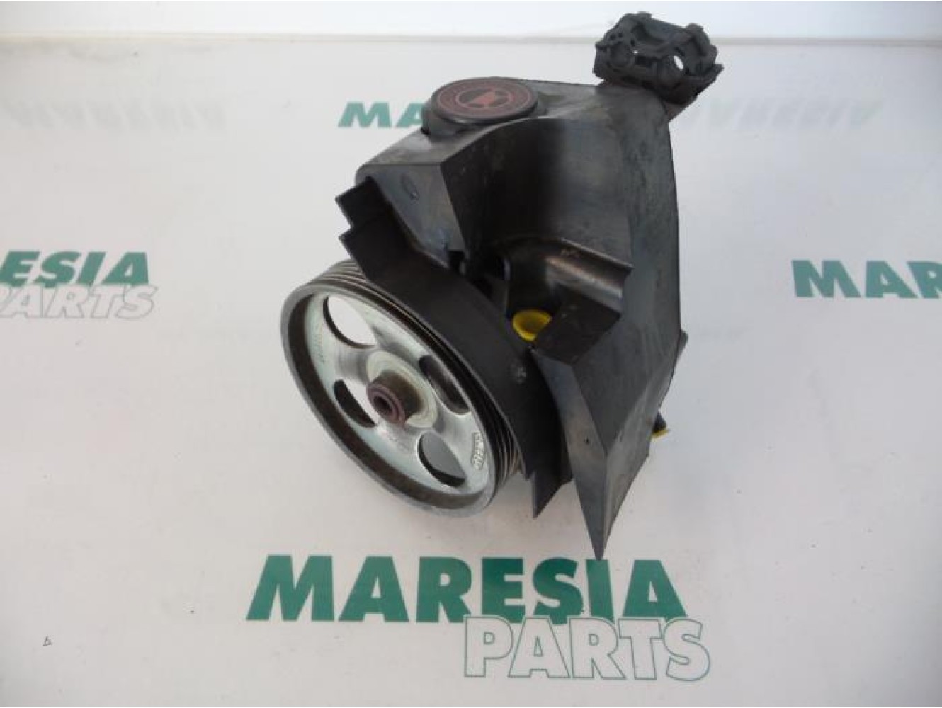 Peugeot - 206 - Power steering pump