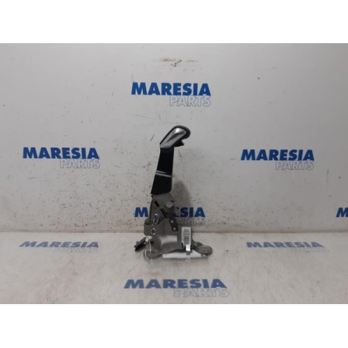Peugeot - 2008 - Parking brake lever
