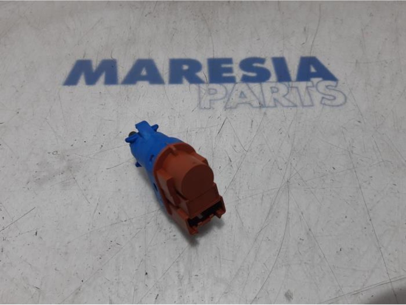 Opel - Combo - Brake light switch