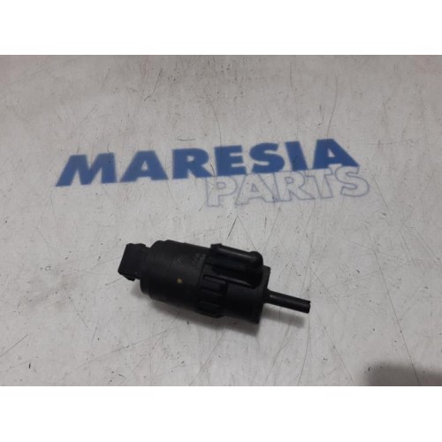 Opel - Combo - Windscreen washer pump