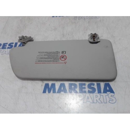 Peugeot - 5008 - Sun visor
