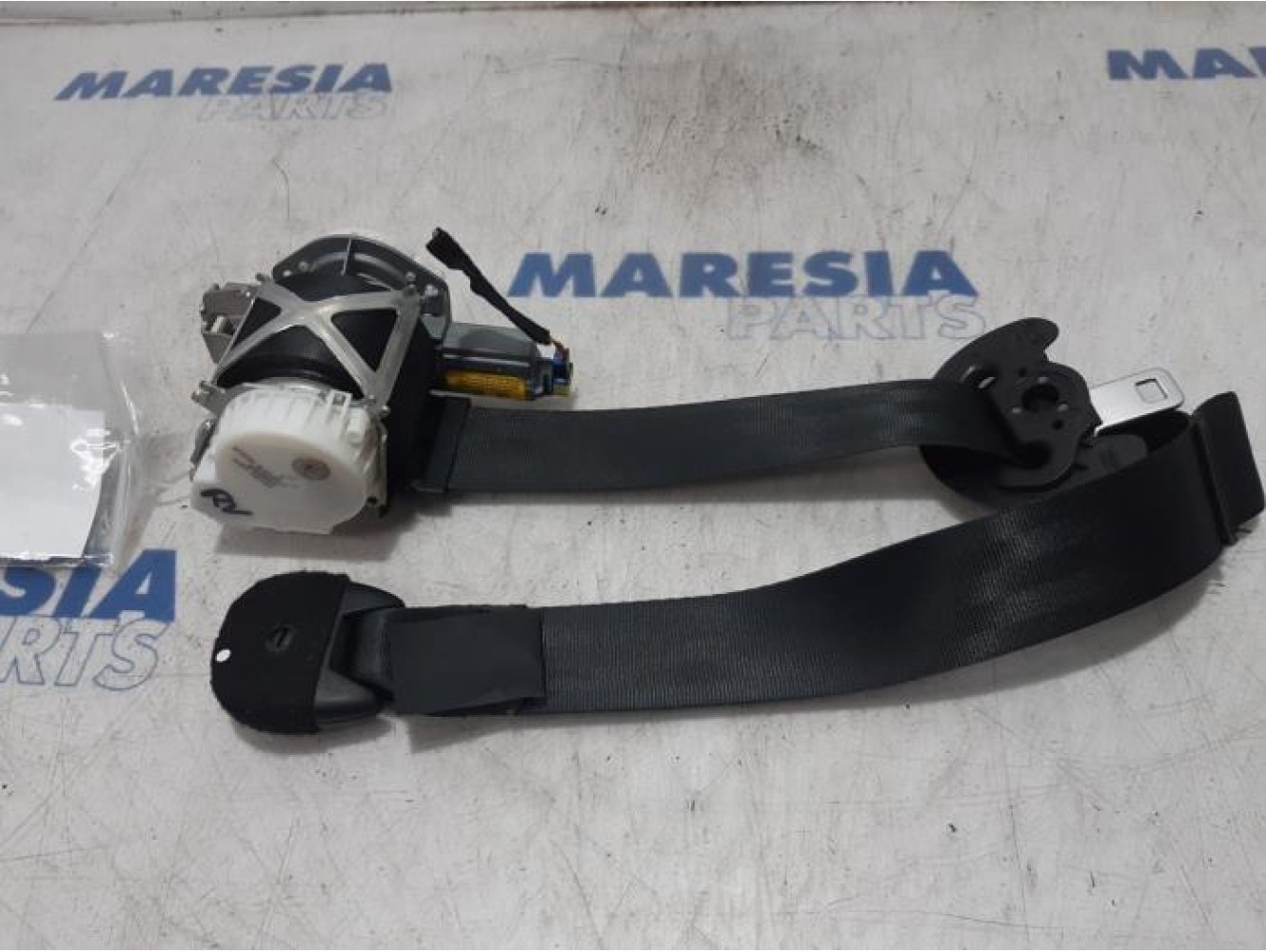 Peugeot - 5008 - Front seatbelt, right