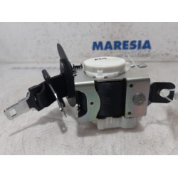 Peugeot - 5008 - Rear seatbelt, centre