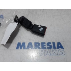 Fiat - 500 - Insertion ceinture de sécurité arrière droite