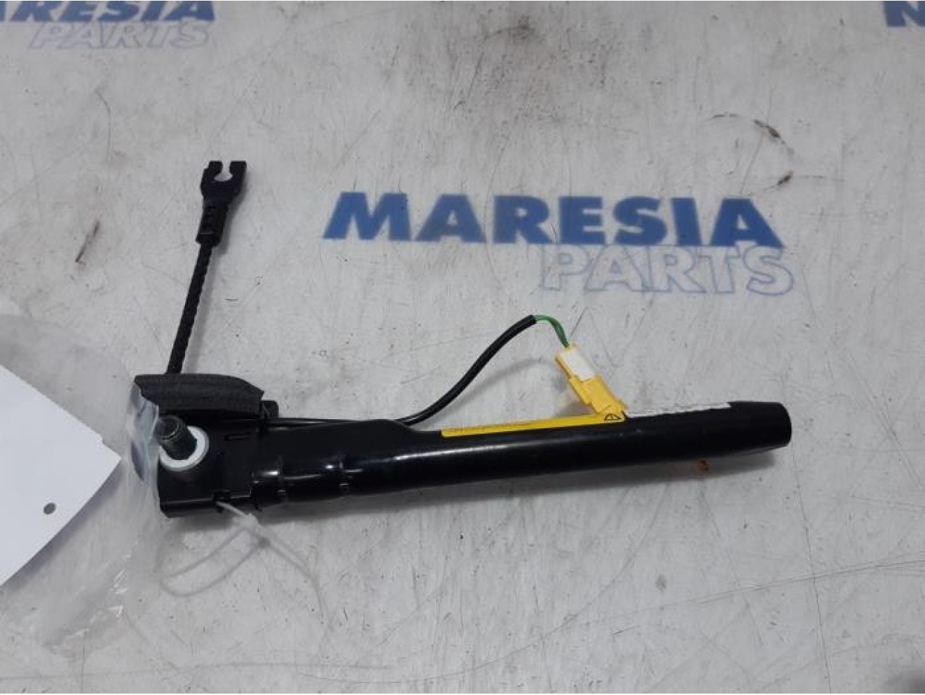 Fiat - 500 - Seatbelt tensioner, right