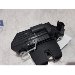 Peugeot - 5008 - Tailgate lock mechanism