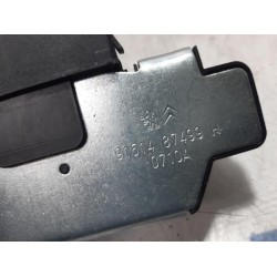 Peugeot - 5008 - Tailgate lock mechanism