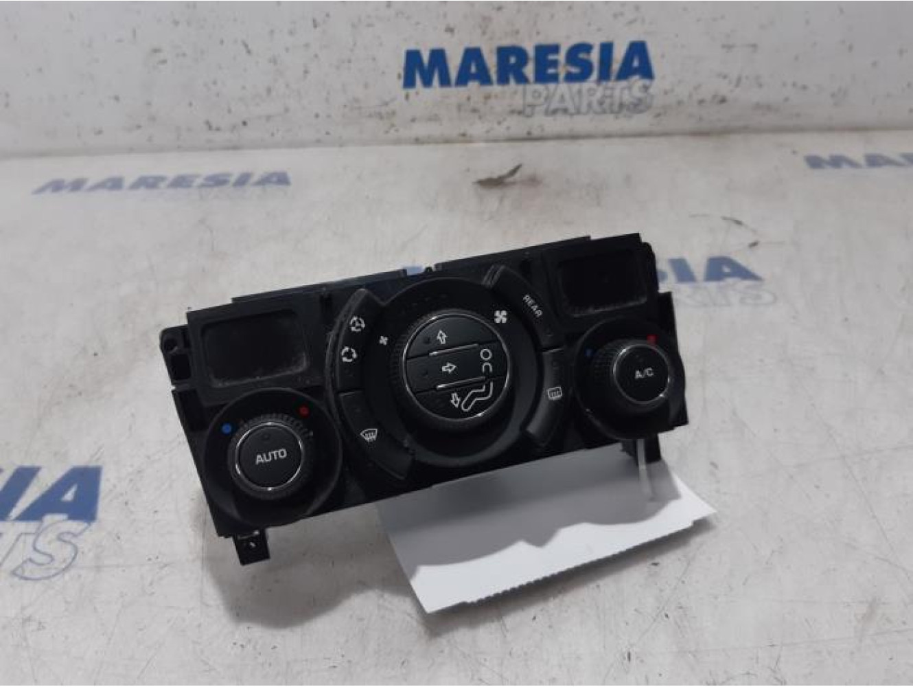 Peugeot - 5008 - Heater control panel