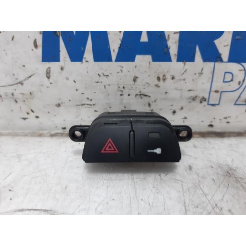 Alfa Romeo - Mito - Panic lighting switch