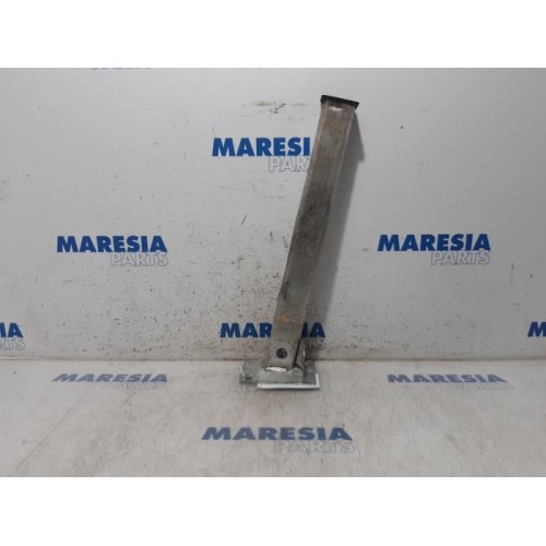 Peugeot - 5008 - Subframe