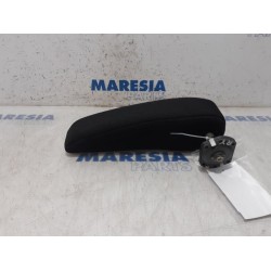 Peugeot - 5008 - Armrest