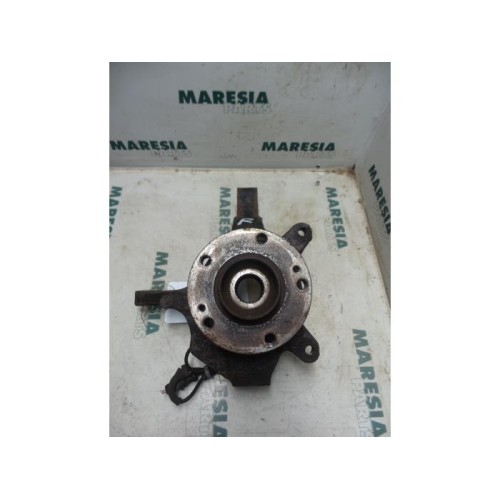 Renault - Laguna - Knuckle, front right