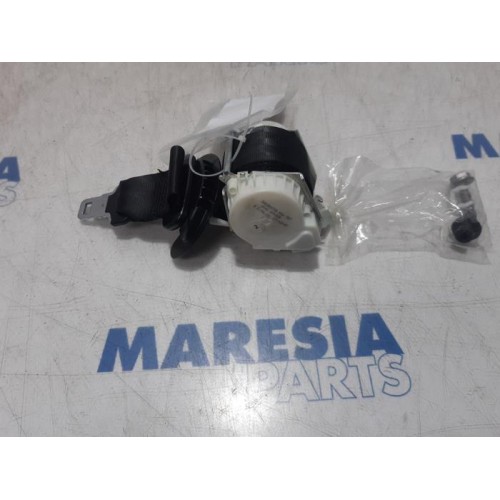 Peugeot - 5008 - Rear seatbelt, left