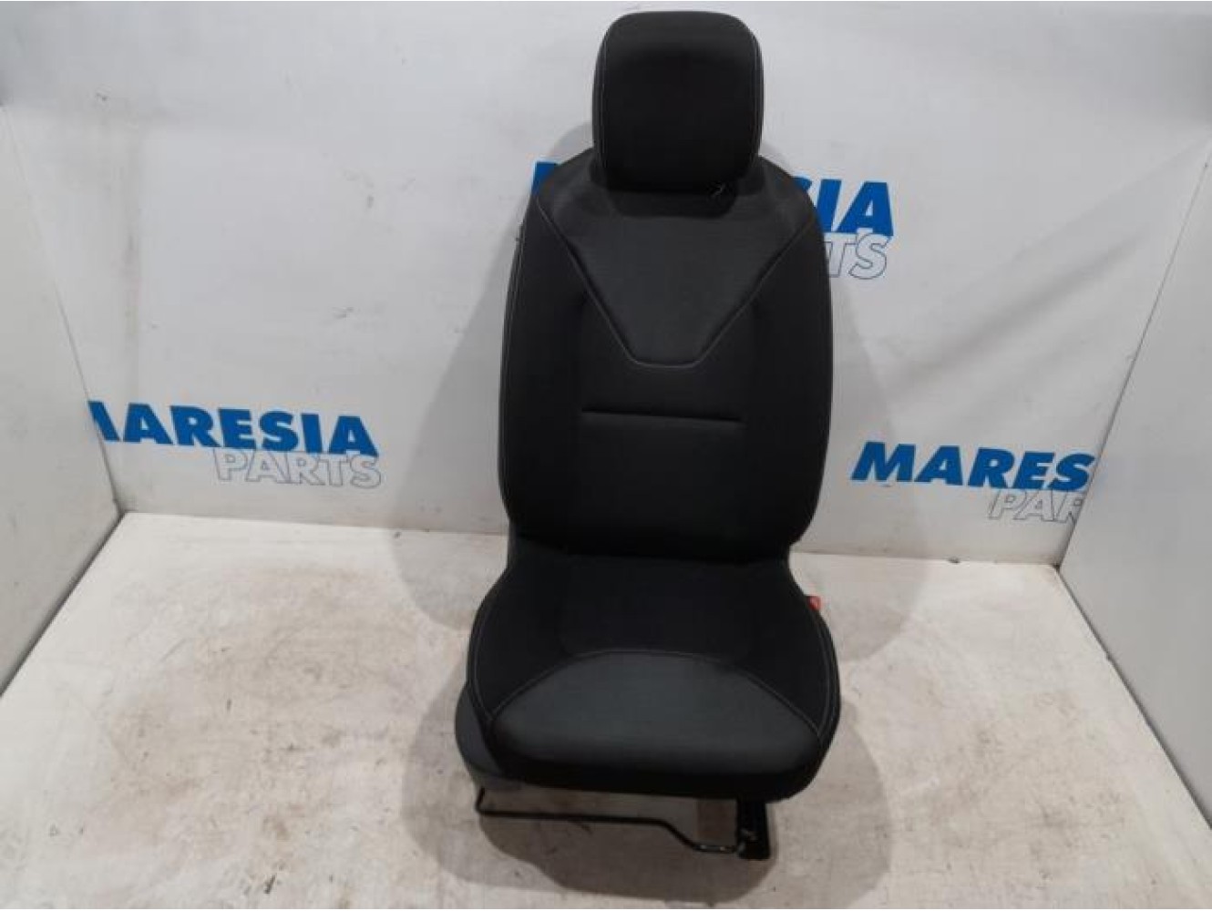 Renault - Clio - Seat, right