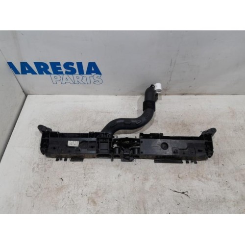 Renault - Clio - Lock plate