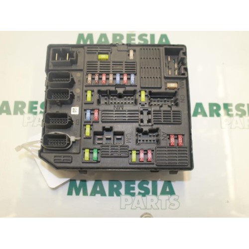 Renault - Megane Scenic - Fuse box