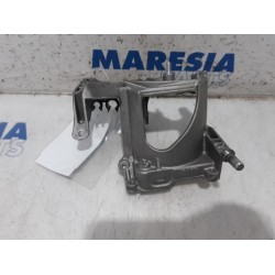 Peugeot - 208 - Support (miscellaneous)