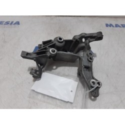 Peugeot - 208 - Alternator upper bracket